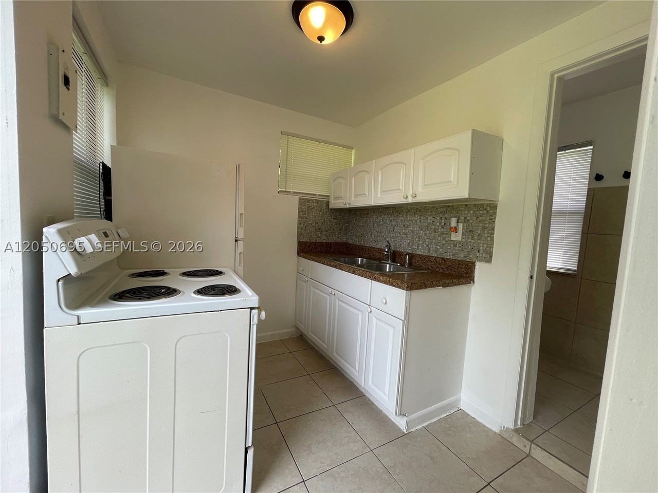 1567 Ne 110th Ter #C - Photo 5 of 10