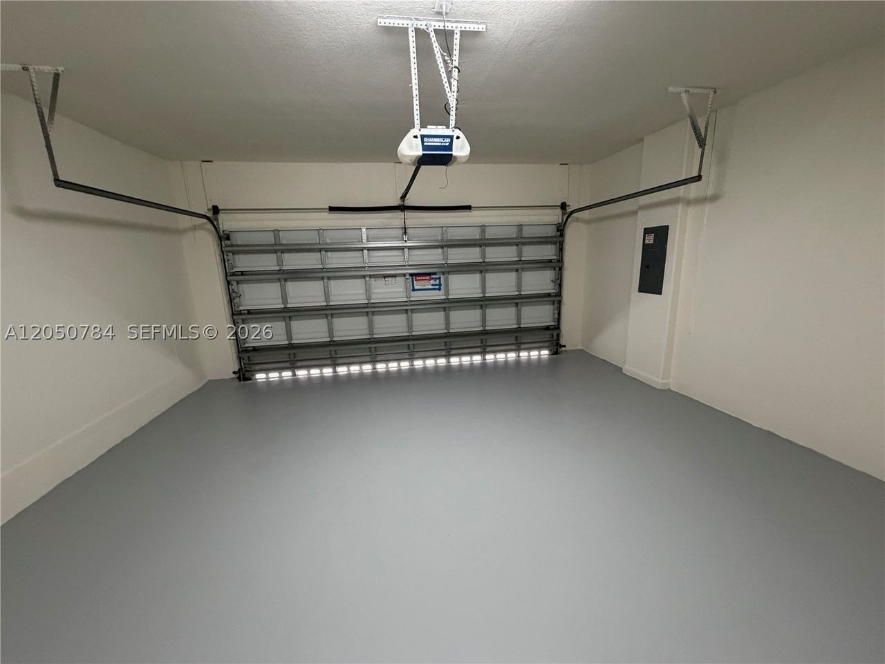 4617 Nw 96th Ave - Photo 5 of 24