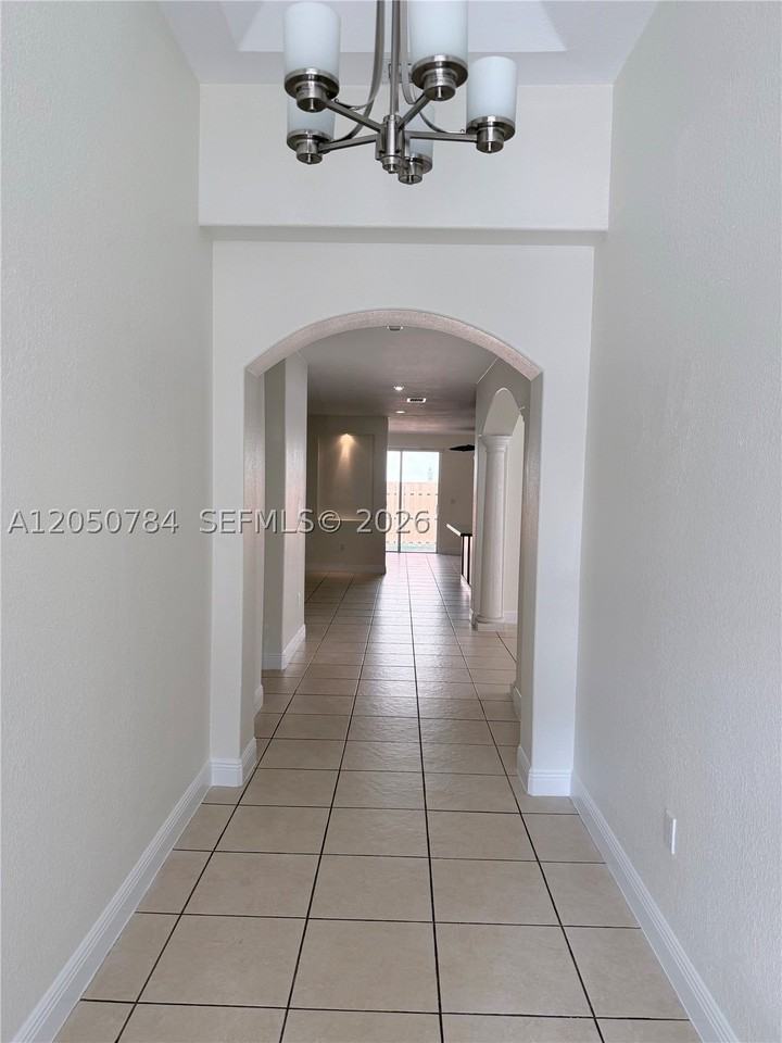 4617 Nw 96th Ave - Photo 6 of 24