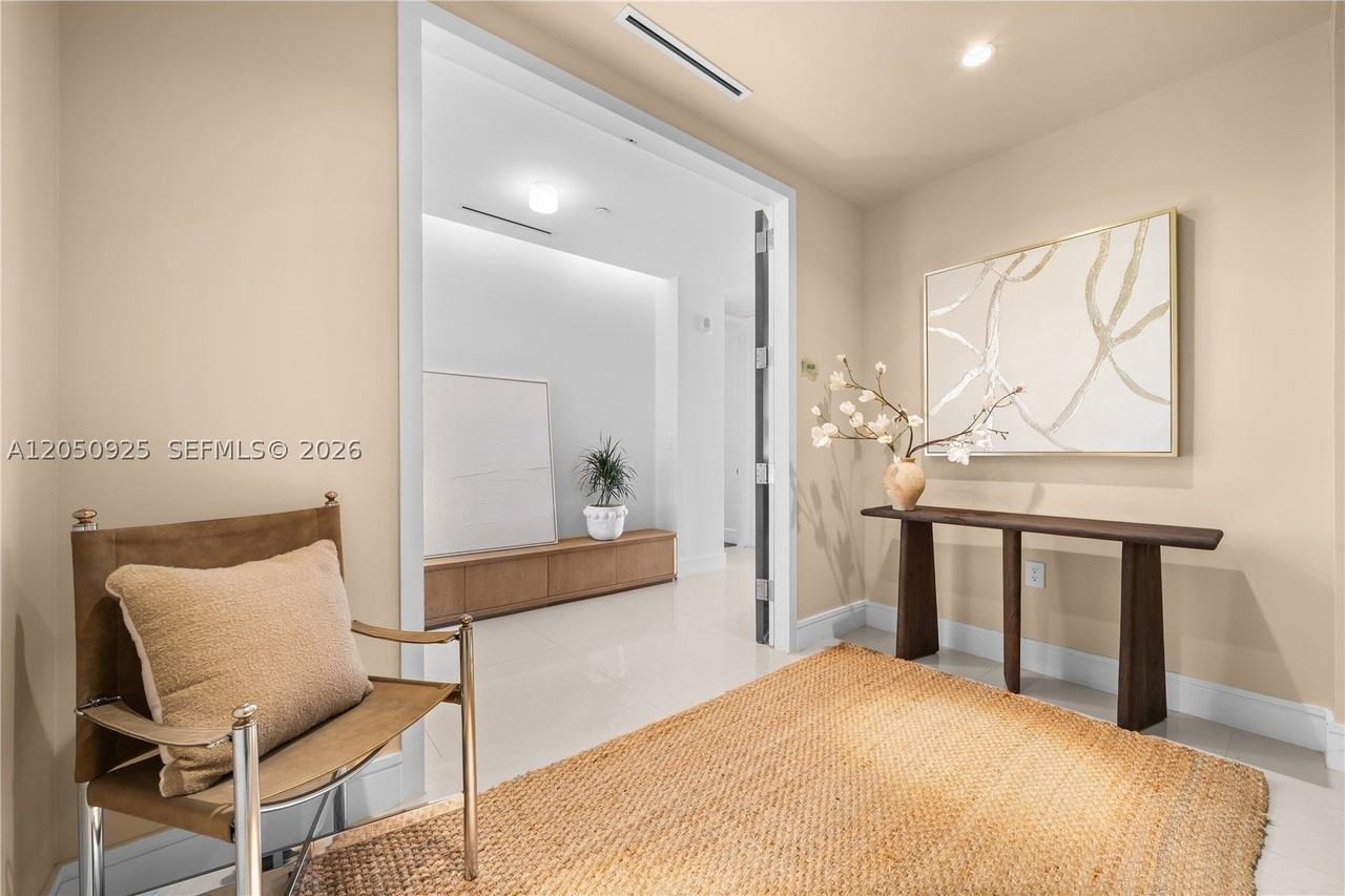 3250 Ne 188th St #608 - Photo 4 of 50