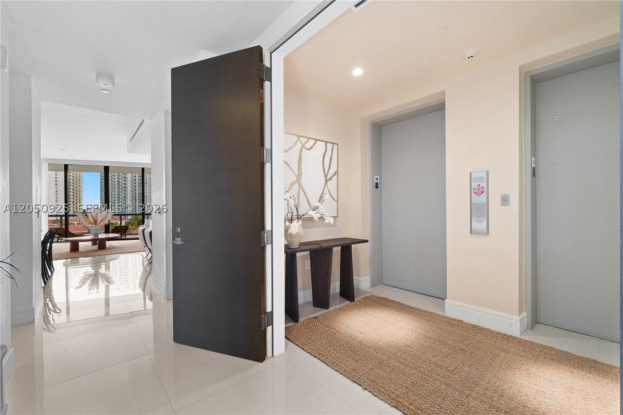 3250 Ne 188th St #608 - Photo 5 of 50