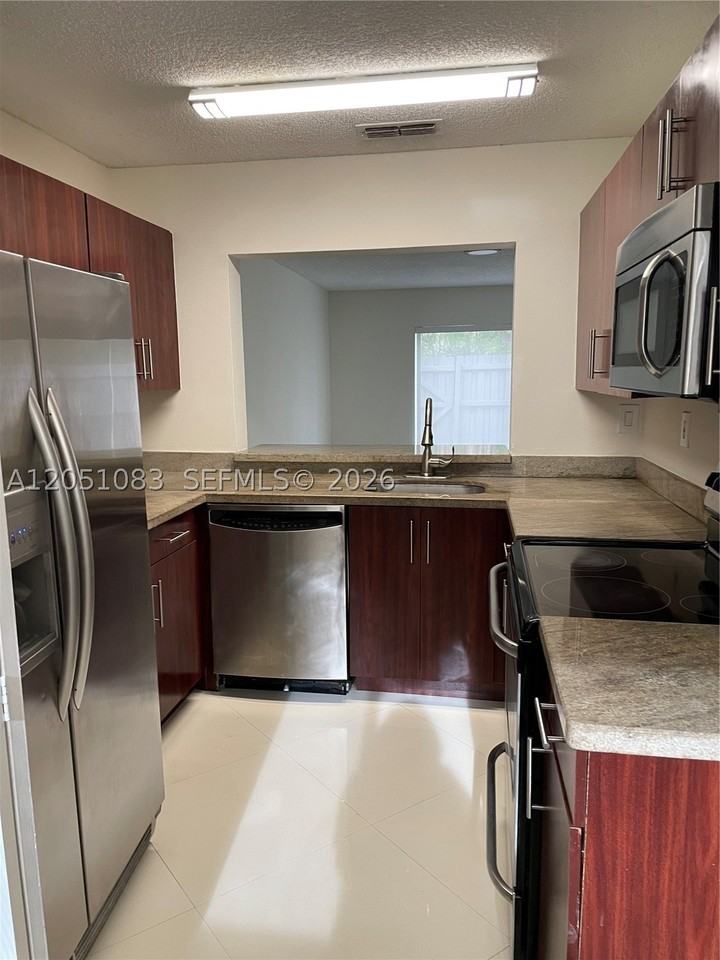 9441 Palm Cir N #0 - Photo 2 of 20