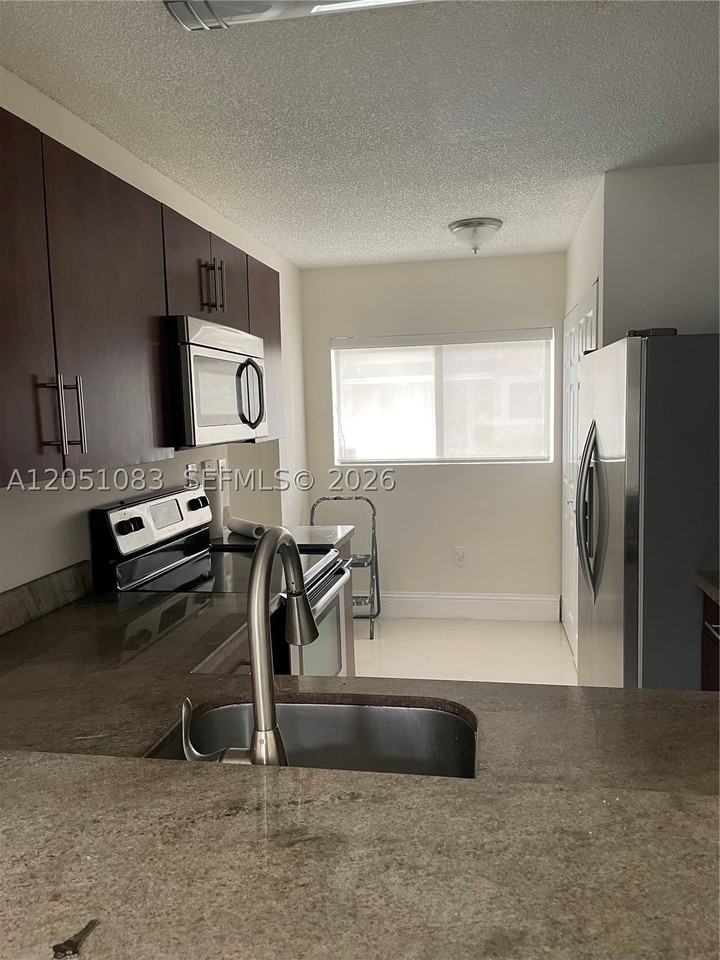 9441 Palm Cir N #0 - Photo 3 of 20