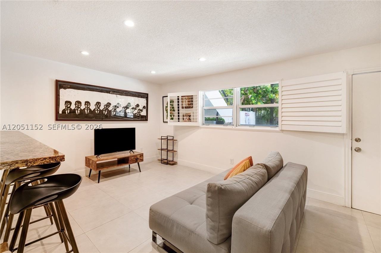 338 Majorca Ave #103 - Photo 3 of 15