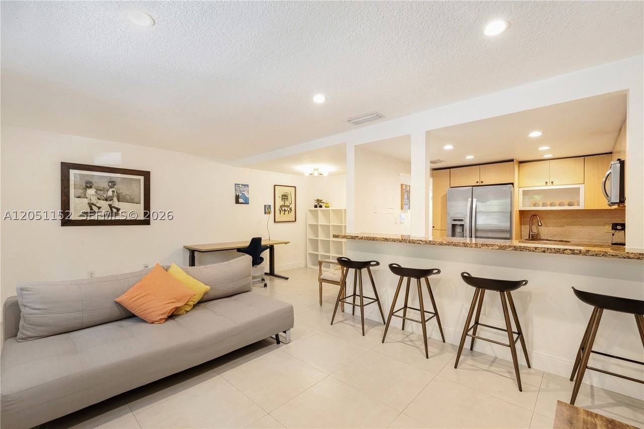 338 Majorca Ave #103 - Photo 4 of 15