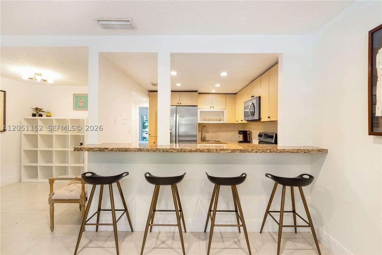 338 Majorca Ave #103 - Photo 5 of 15