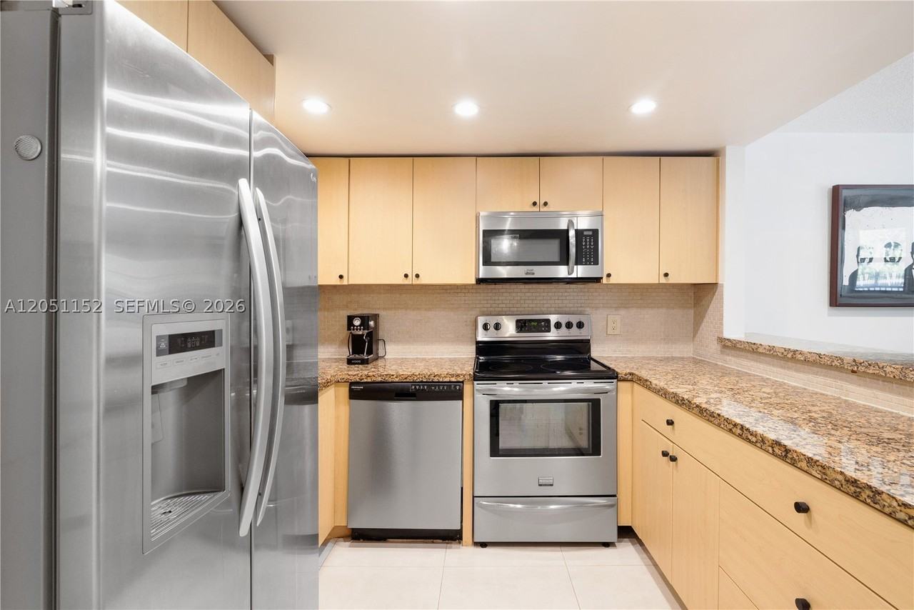 338 Majorca Ave #103 - Photo 7 of 15