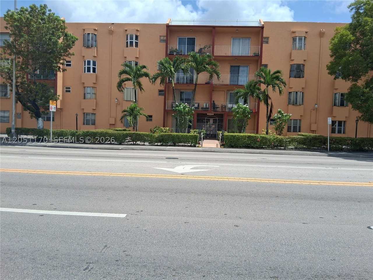 6200 W Flagler St #305