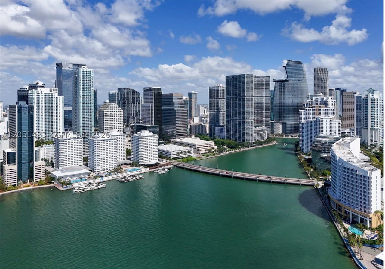 905 Brickell Bay Dr #1523