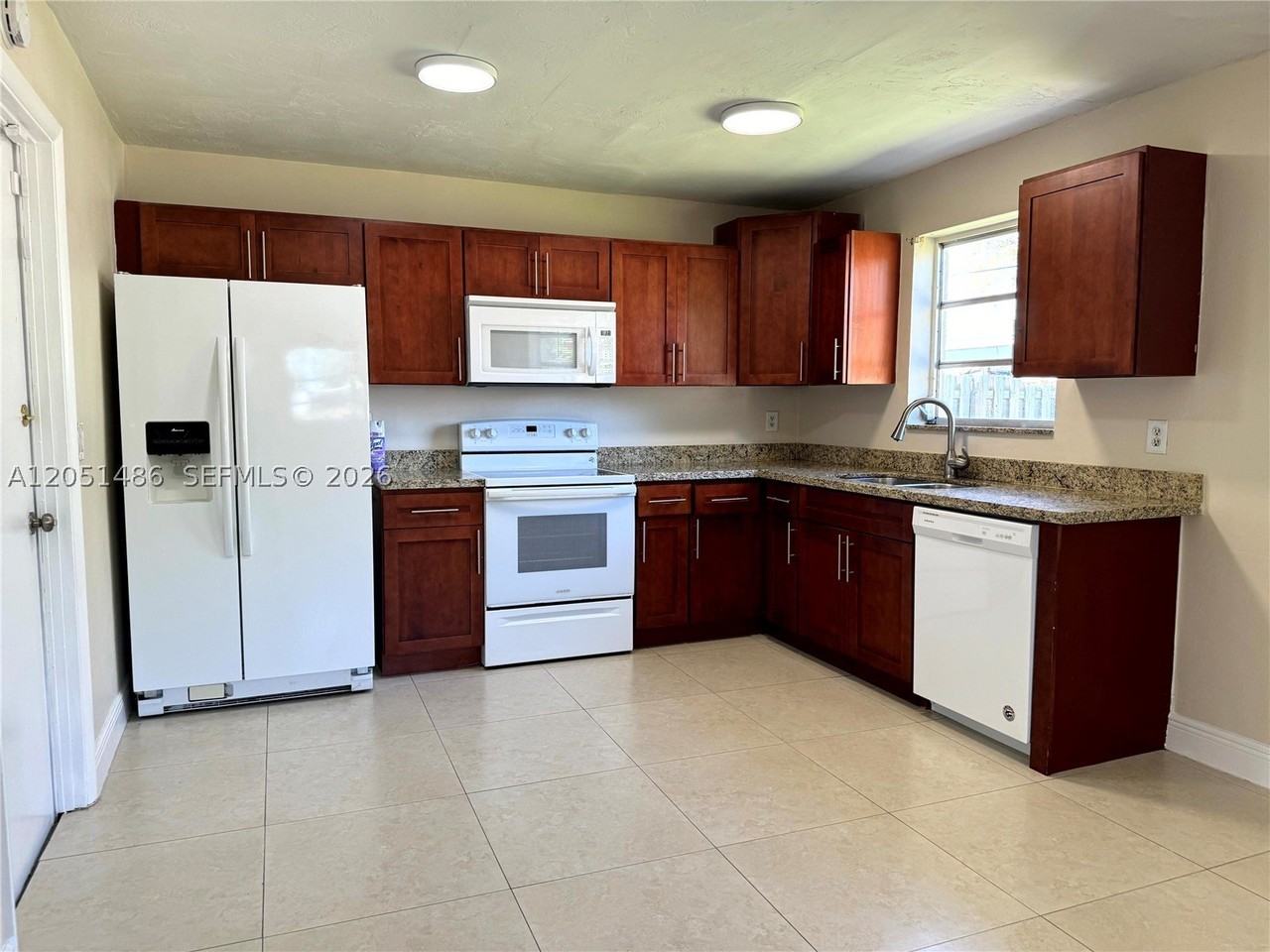 3421 Sw 32nd Ct - Photo 5 of 17