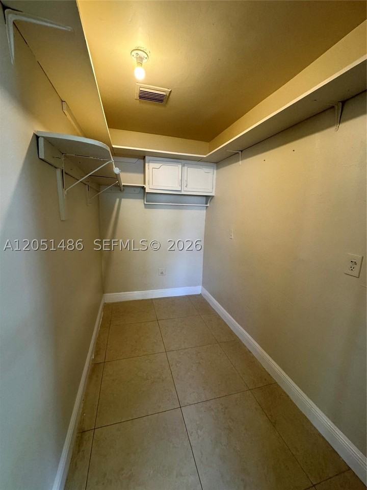 3421 Sw 32nd Ct - Photo 6 of 17