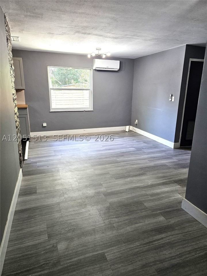 5627 Sw 26th St #0 - Photo 2 of 14