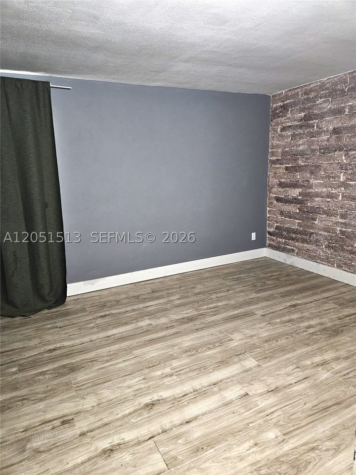 5627 Sw 26th St #0 - Photo 3 of 14