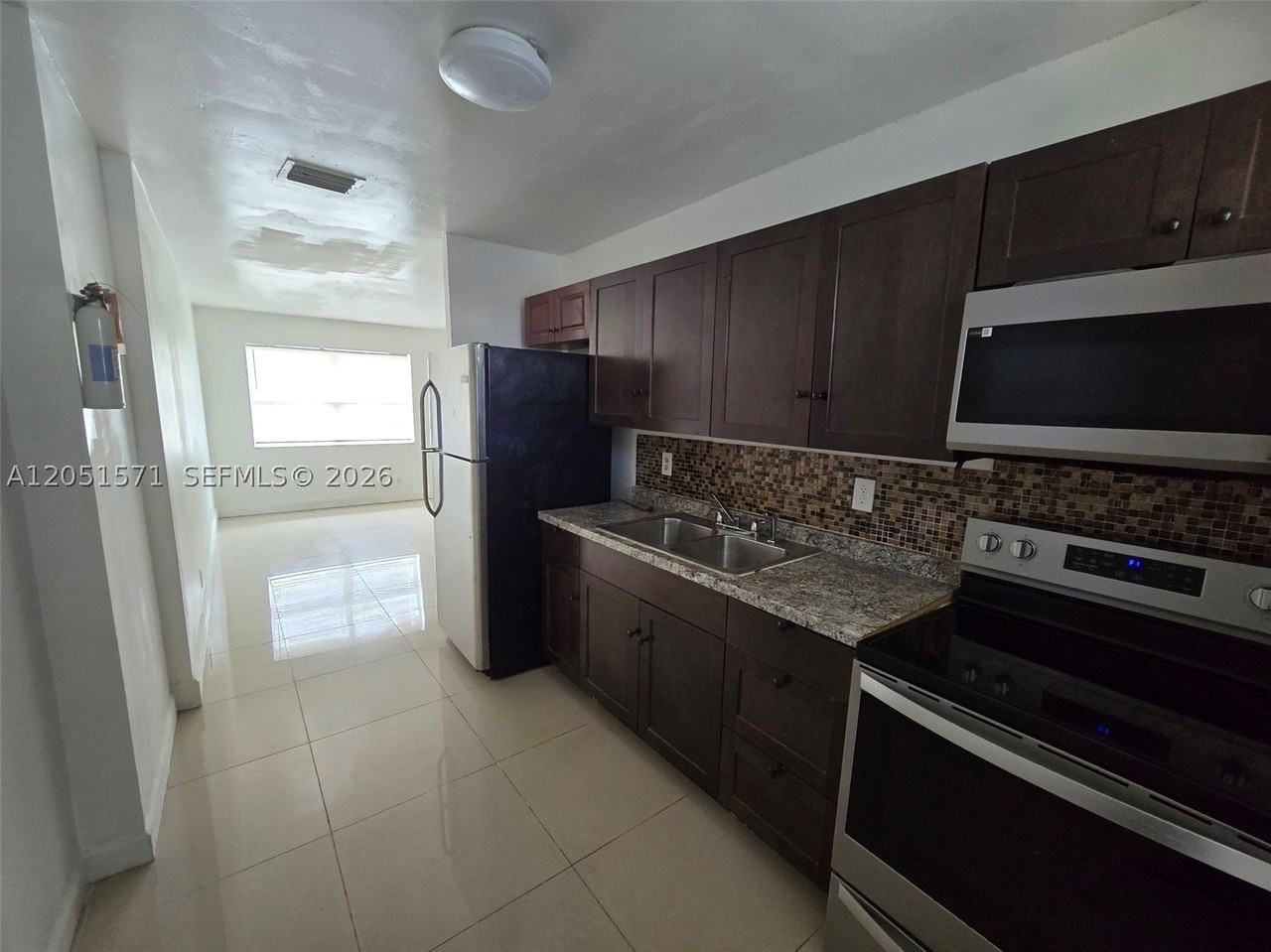 4151 Sw 19th St #2 - Photo 7 of 8