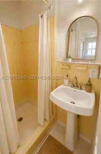 1919 Sw 2nd St #B - Photo 4 of 18