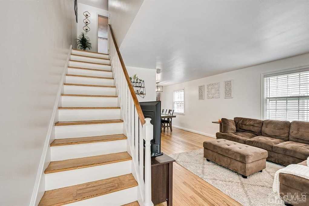 5 Mayfield Pl #B - Photo 3 of 20