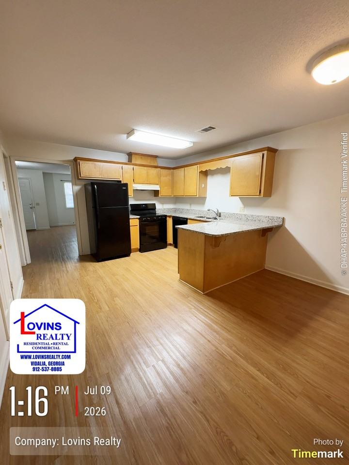 507 Green St #A - Photo 3 of 9