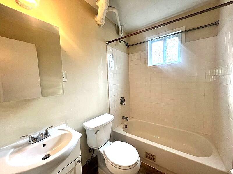410 Dobson St #A - Photo 5 of 7