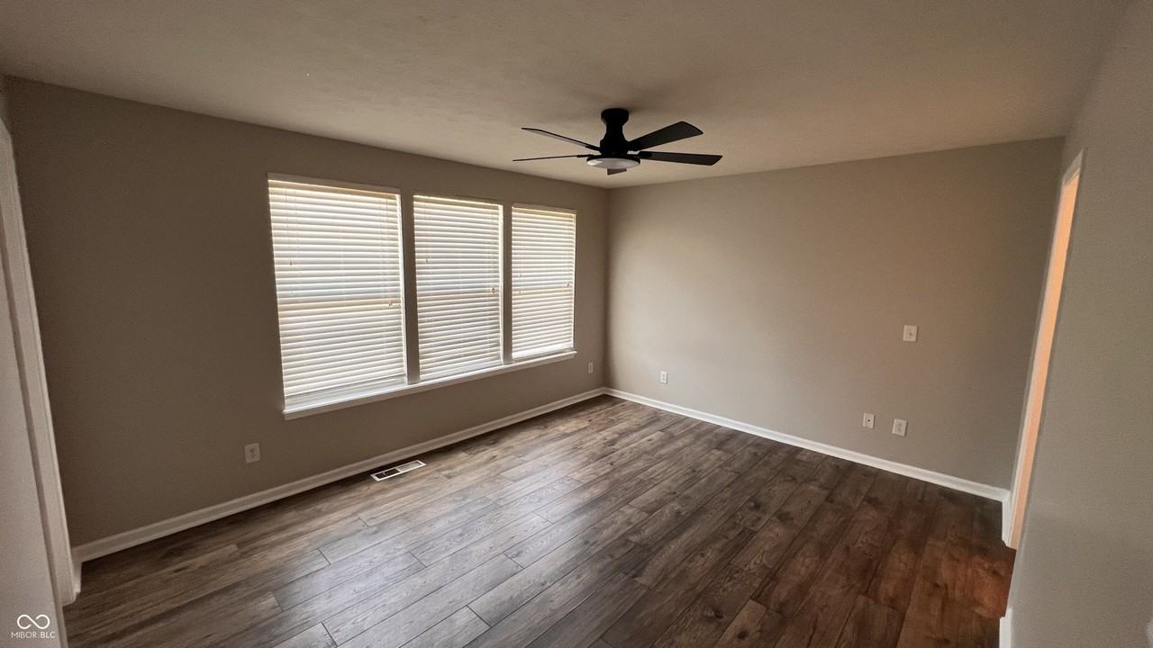 12721 Tamworth Dr - Photo 6 of 27