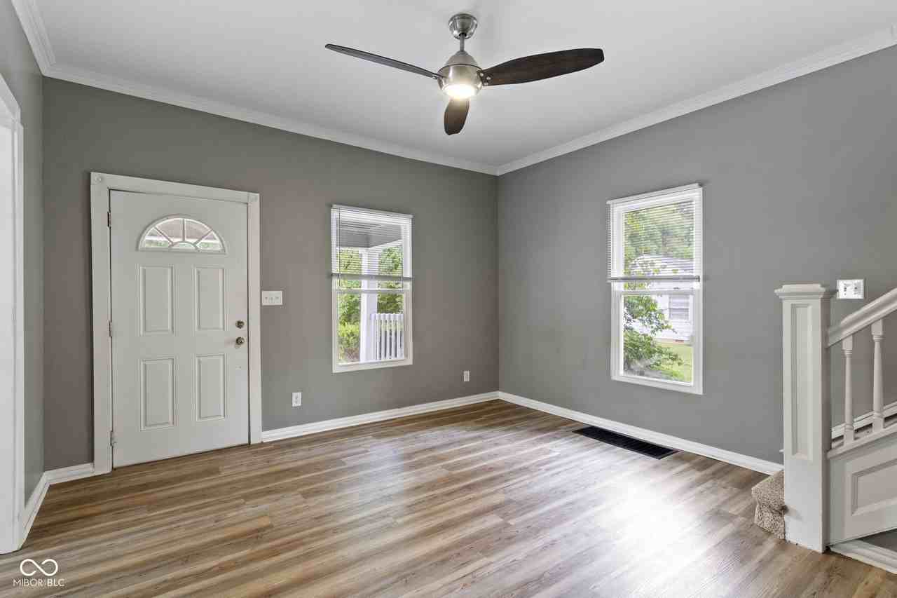 804 W 42nd St - Photo 6 of 25