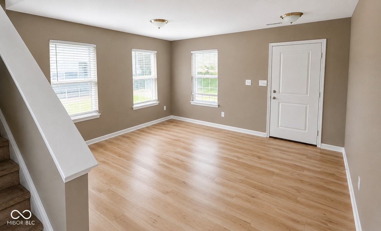 6245 Emerald Lake Ct - Photo 2 of 11