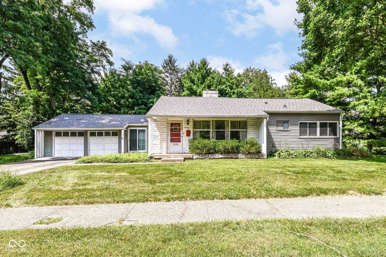 1220 Oak Ridge Dr