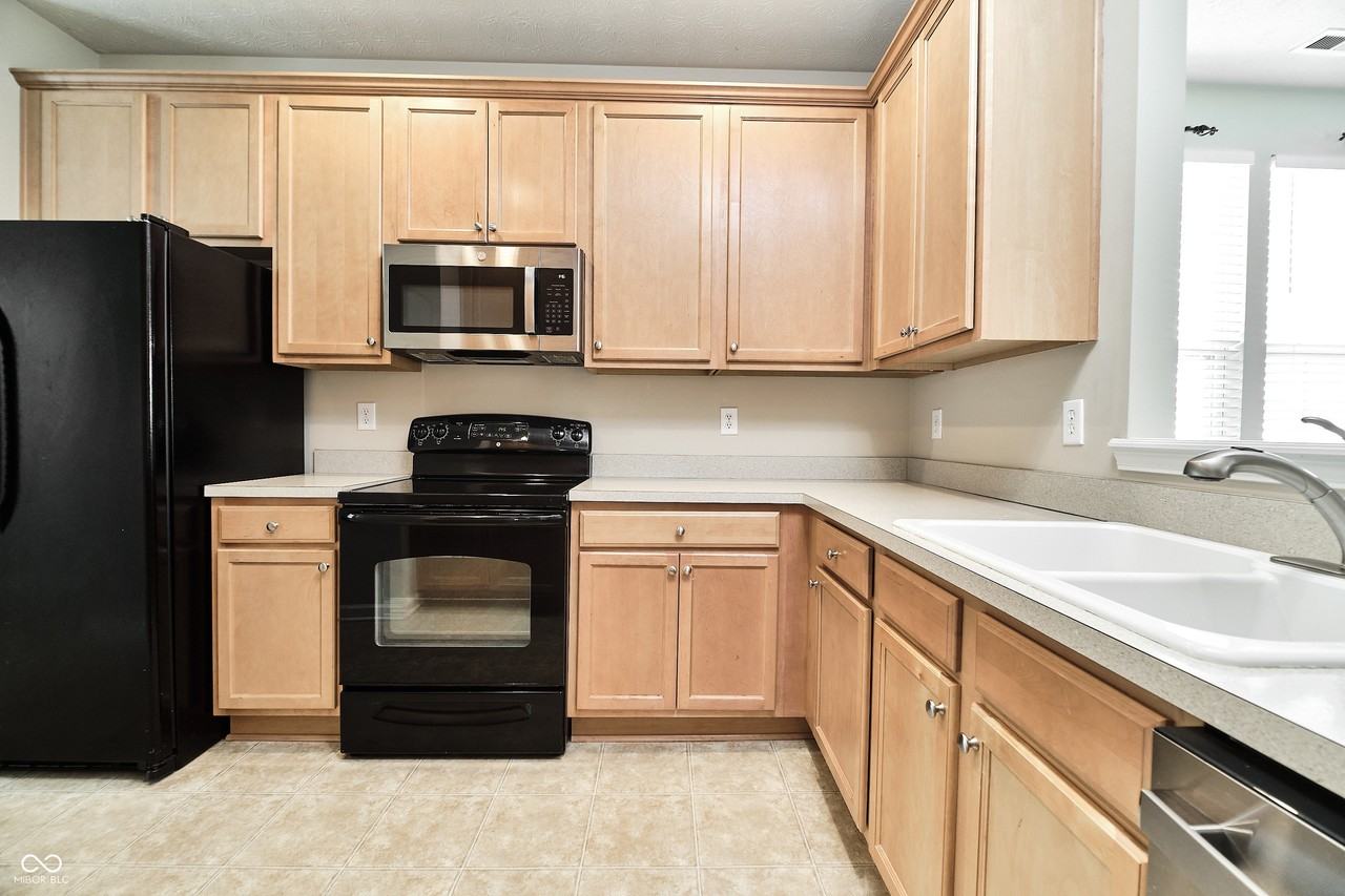 16041 Marsala Dr - Photo 7 of 50