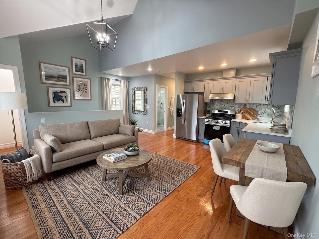 10439 210th St - Photo 5 of 18