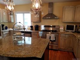 featured image of 124 Murray Ave