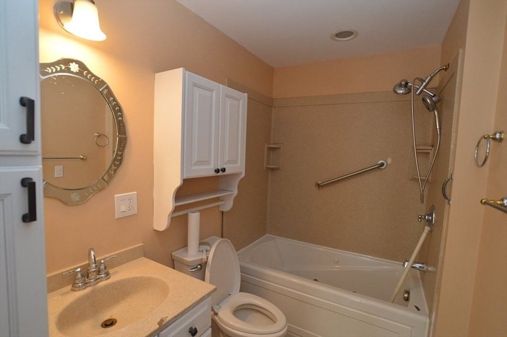 71 Proctor St #2 - Photo 5 of 8
