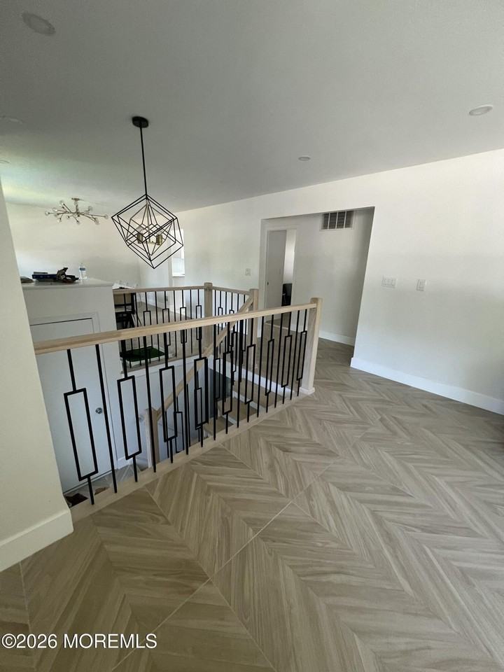 1202 Thomas Ave - Photo 3 of 11