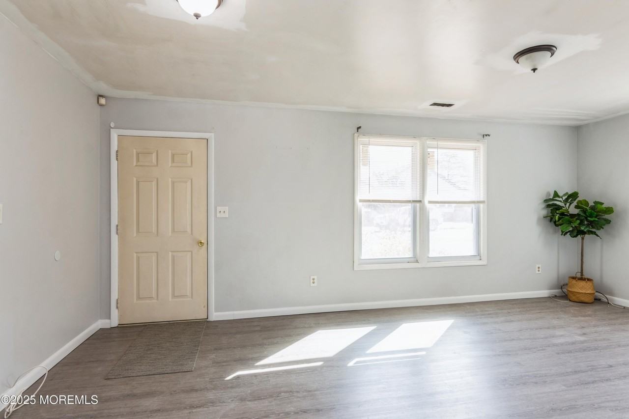 58 Dodd St - Photo 3 of 22