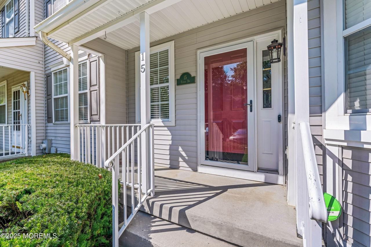 15 Faxon Dr - Photo 3 of 40