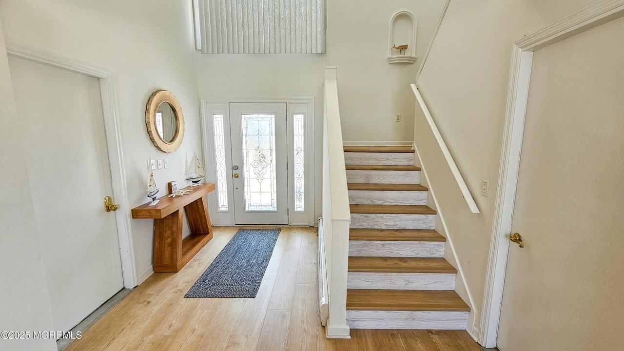 1386 Paul Blvd - Photo 3 of 44