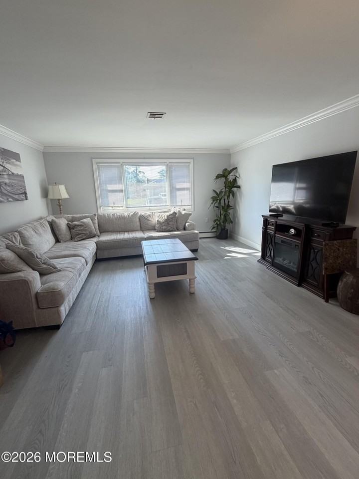 15 Saint Tropez Ct - Photo 3 of 19