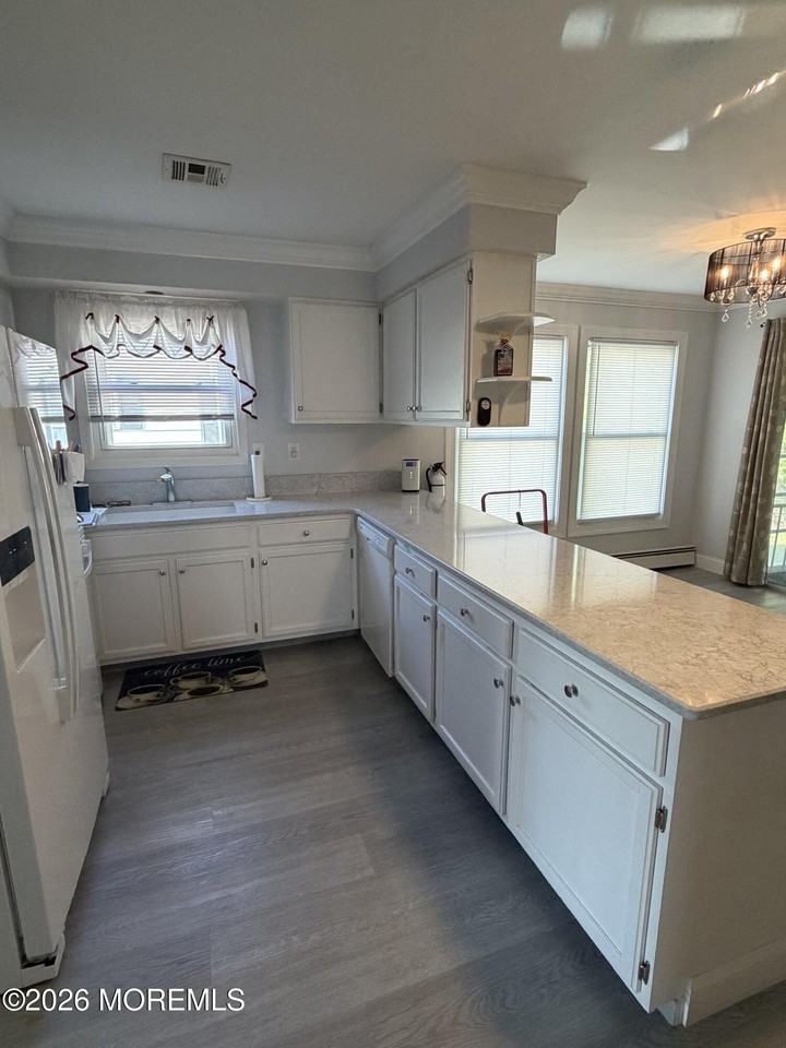 15 Saint Tropez Ct - Photo 5 of 19