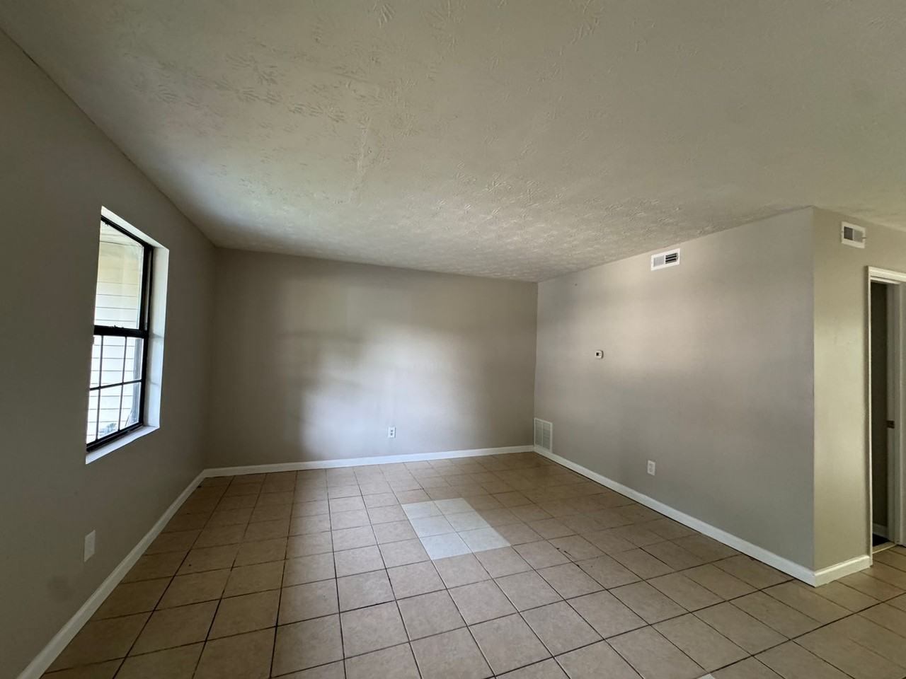2704 Greystone Pl - Photo 3 of 15