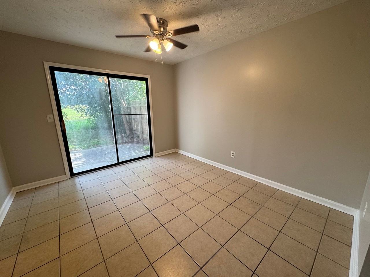 2704 Greystone Pl - Photo 7 of 15