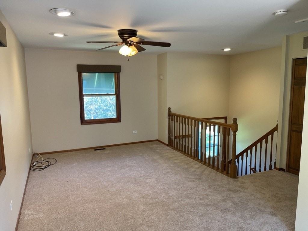 352 College St - Photo 5 of 20
