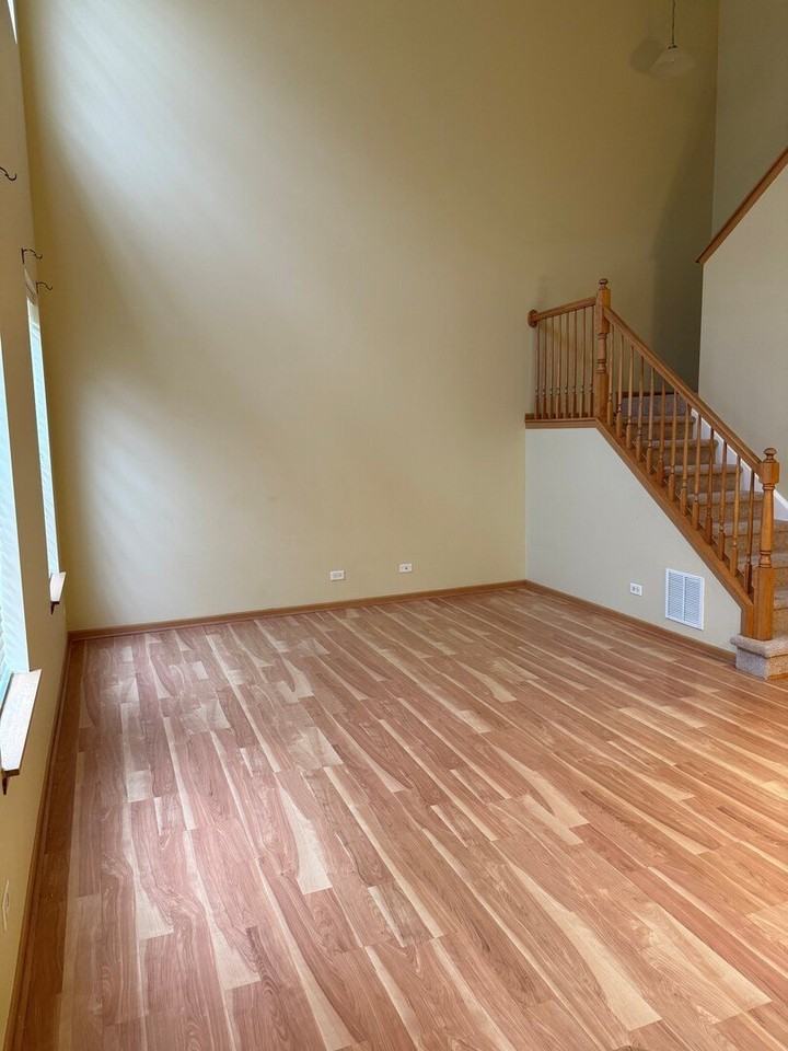 2261 Barrington Dr E #2261 - Photo 2 of 11