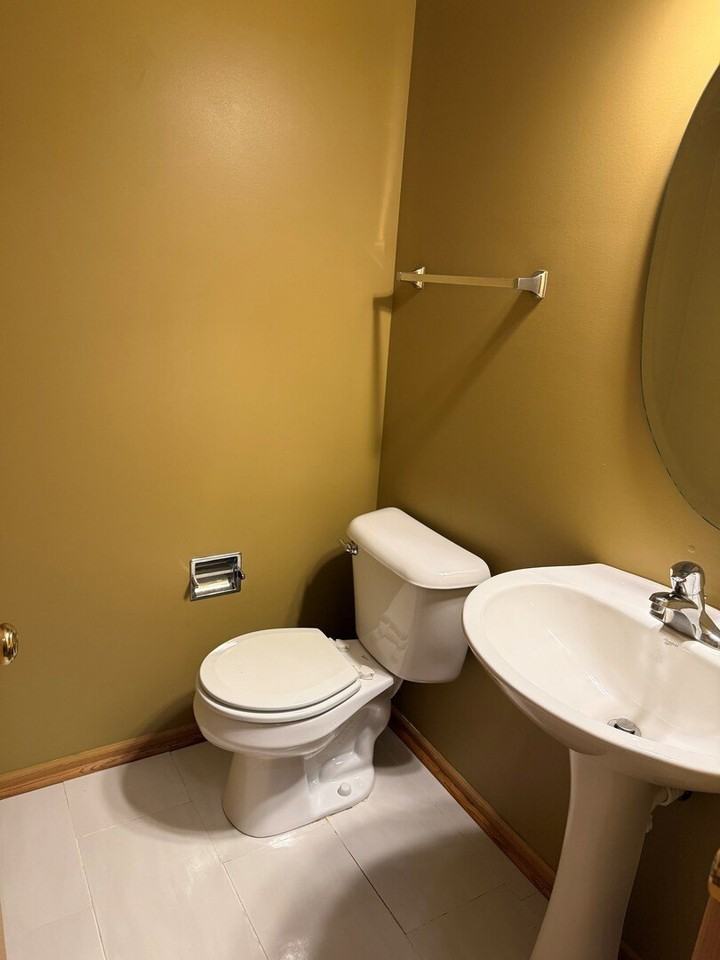 2261 Barrington Dr E #2261 - Photo 5 of 11