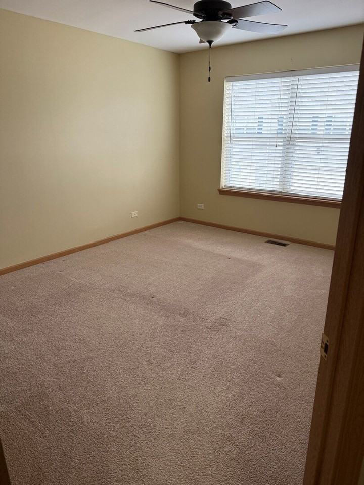 2261 Barrington Dr E #2261 - Photo 7 of 11