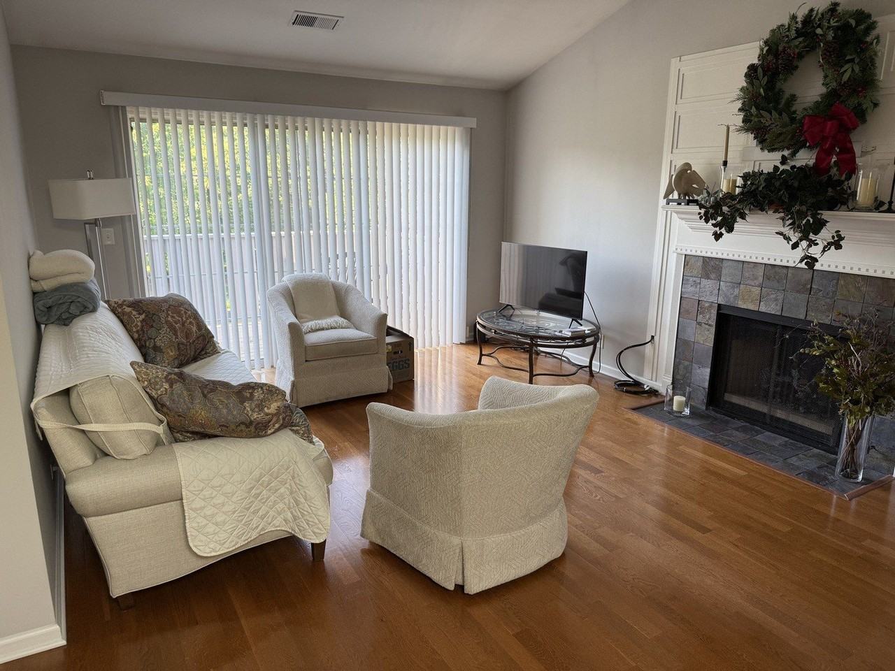 1907 Gresham Cir #C - Photo 3 of 8