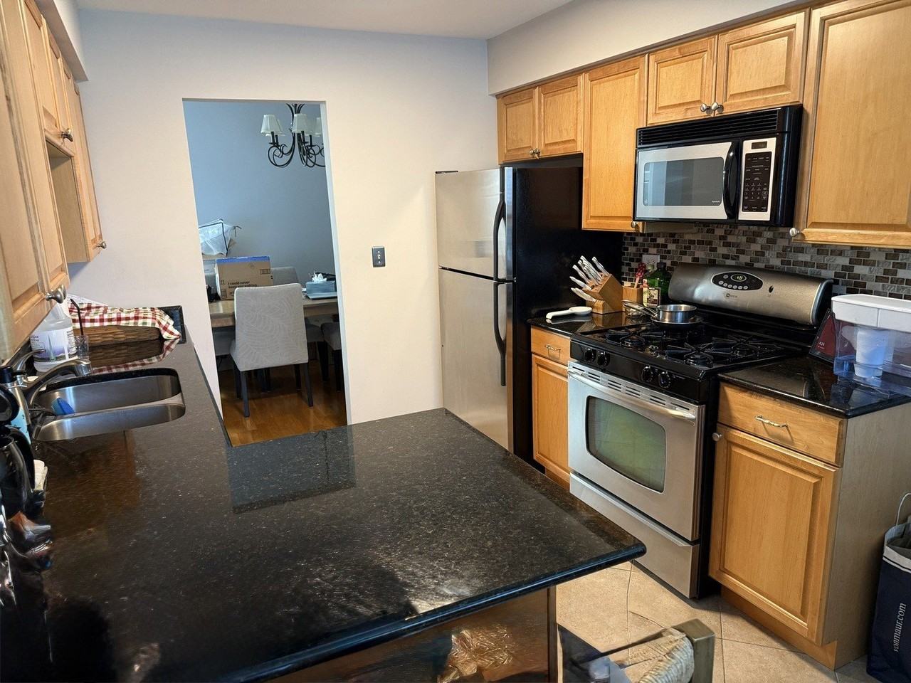 1907 Gresham Cir #C - Photo 4 of 8