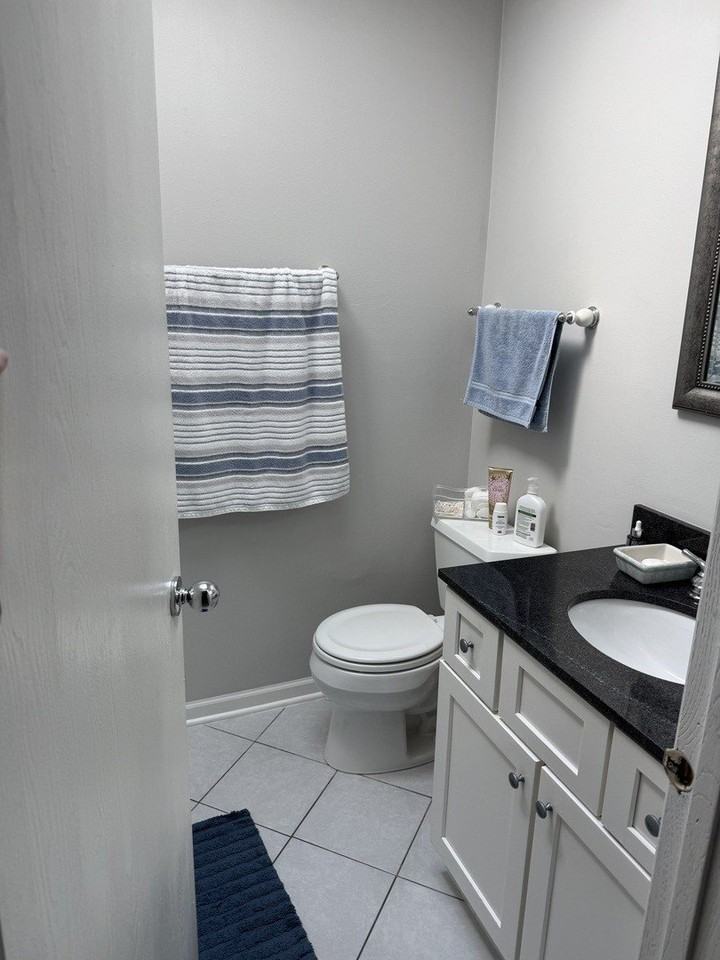 1907 Gresham Cir #C - Photo 6 of 8