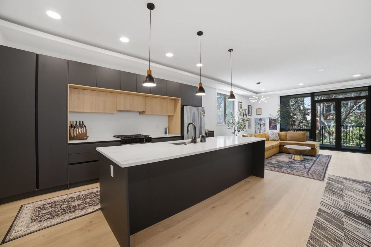 5039 N Winthrop Ave #2F - Photo 5 of 36