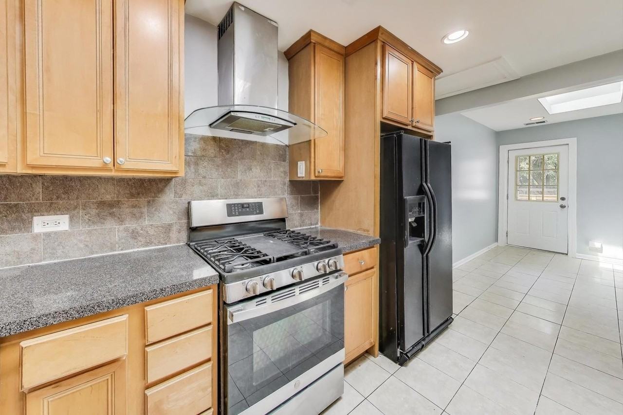 615 The Ln - Photo 7 of 24