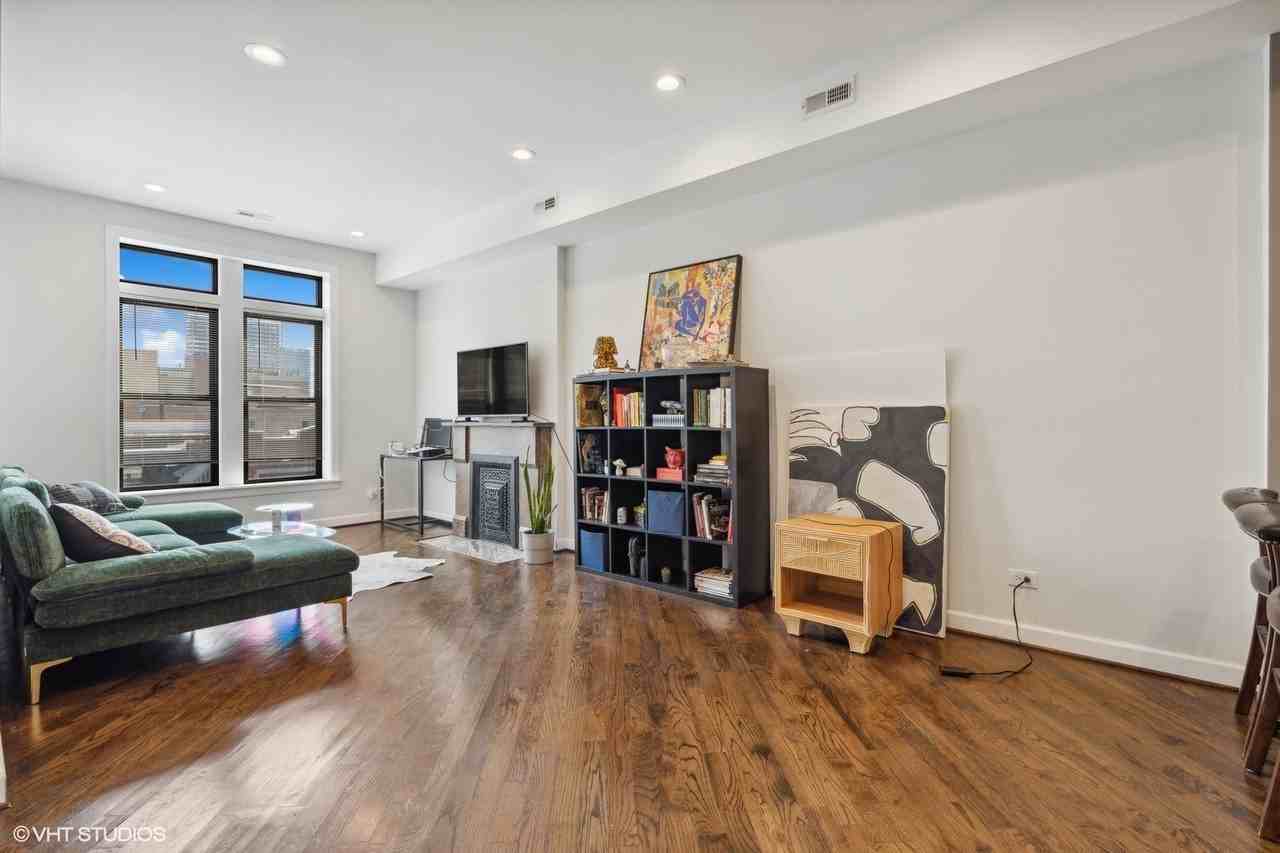1156 W Grand Ave #301 - Photo 2 of 7