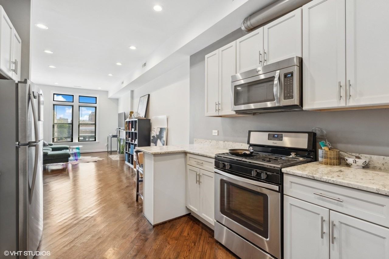1156 W Grand Ave #301 - Photo 5 of 7