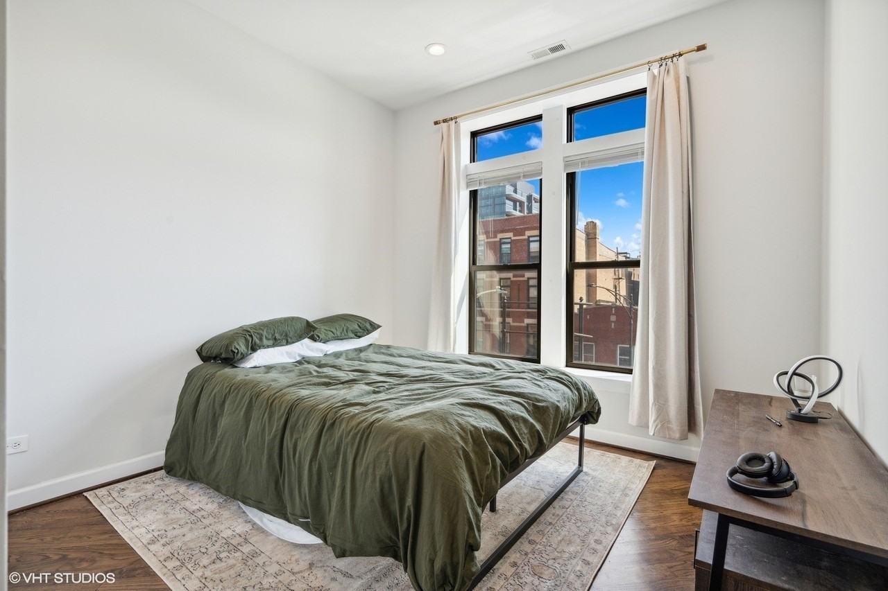 1156 W Grand Ave #301 - Photo 6 of 7